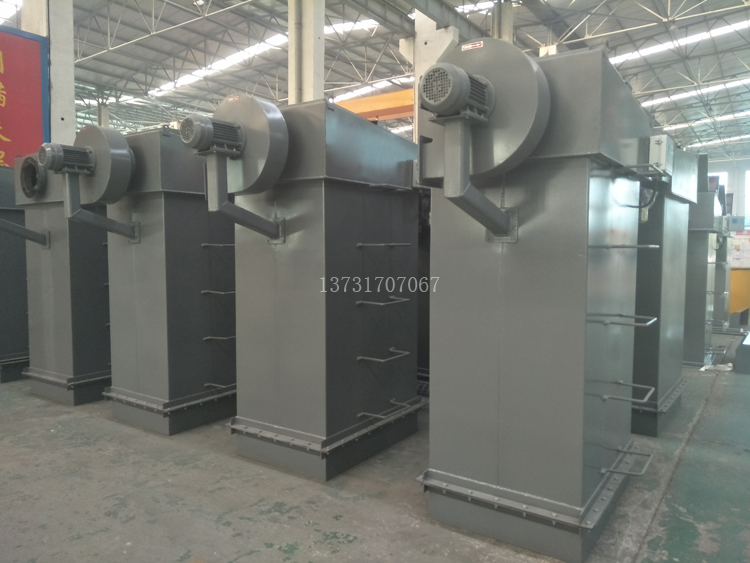 2018年最新研發15m2、25m2倉頂布袋除塵器投放市場